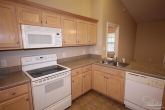 6250 Starhill Dr in Milton, FL - Building Photo - Building Photo