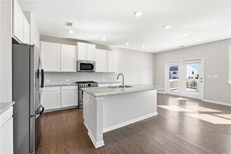 156 Round Pond Dr in Lilburn, GA - Building Photo - Building Photo