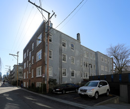 Parklane Apartments in Vancouver, BC - Building Photo - Building Photo