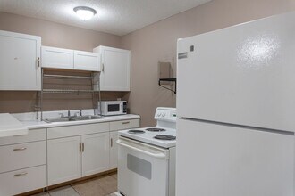 5211 Isabelle Dr in Tallahassee, FL - Building Photo - Building Photo