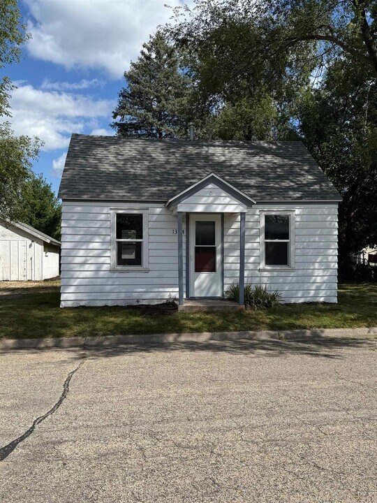 1304 S 11th St in Prairie Du Chien, WI - Building Photo