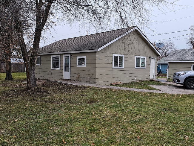 property at 711 6th Ave E