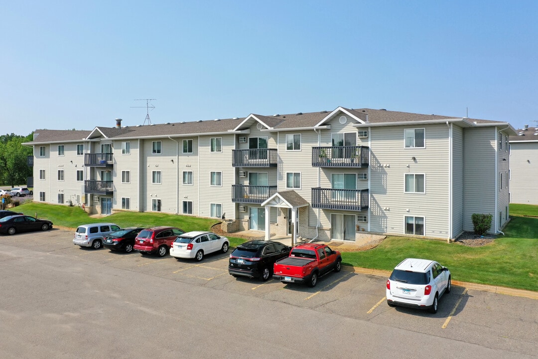 Prosper West in Waite Park, MN - Foto de edificio