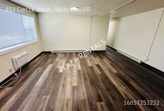 906 N 2nd St-Unit -9 in Aberdeen, SD - Building Photo - Building Photo