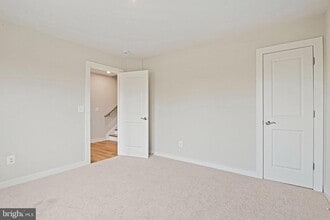 2172 Glacier Rd in Herndon, VA - Building Photo - Building Photo