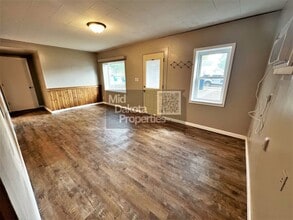 216 E 11th Ave in Mitchell, SD - Building Photo - Building Photo