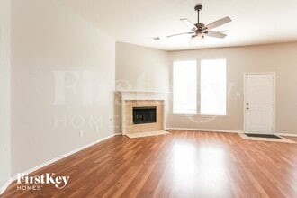 5202 McGrath Dr in Alvin, TX - Building Photo - Building Photo