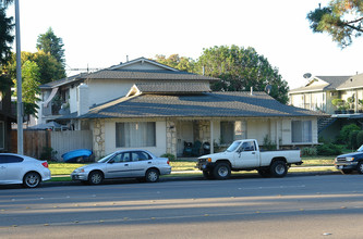 2314 E Ball Rd in Anaheim, CA - Building Photo - Building Photo