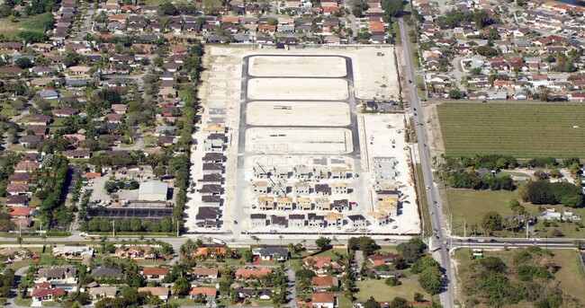 Lennar at Verdana Landings in Miami, FL - Building Photo - Building Photo