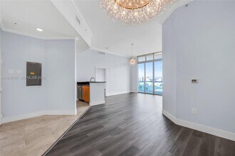 7900 Harbor Island Dr in Miami Beach, FL - Building Photo - Building Photo