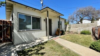 515 E Cook St in Santa Maria, CA - Building Photo
