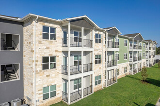 Enclave at Lake Pointe Senior Community in Houston, TX - Building Photo - Building Photo