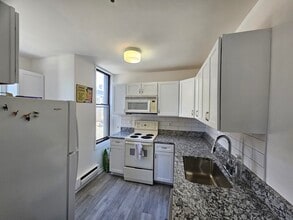 1480 Commonwealth Ave in Boston, MA - Building Photo - Building Photo