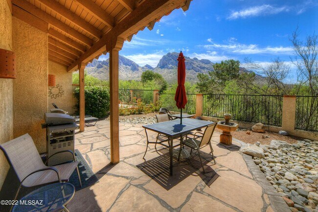 836 Cam Diestro in Oro Valley, AZ - Building Photo - Building Photo