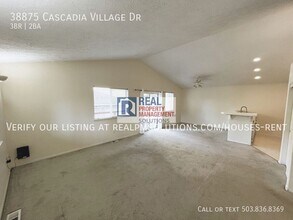 38875 Cascadia Village Dr in Sandy, OR - Building Photo - Building Photo
