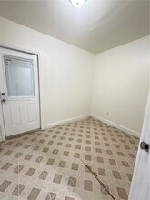 2021 Bay Dr in Miami Beach, FL - Building Photo - Building Photo