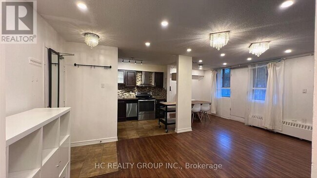 100 Dundalk Dr in Toronto, ON - Building Photo - Building Photo