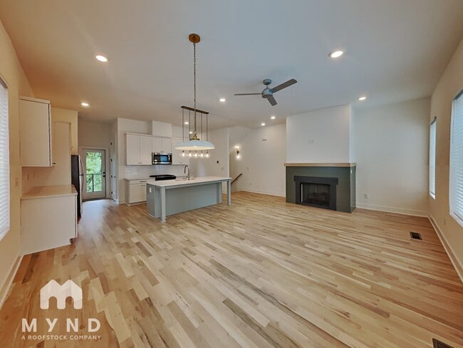1541 Millwood Pl in Atlanta, GA - Building Photo - Building Photo