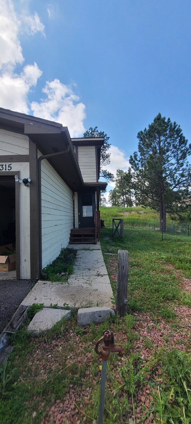 property at 315 Meadow Dr