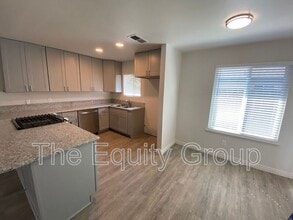 5716 W Robinwood Ave in Visalia, CA - Building Photo - Building Photo