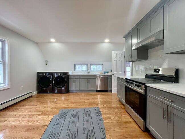 6 Bromfield St, Unit 2 in Quincy, MA - Foto de edificio - Building Photo