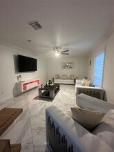 1111 Doral Ln in Houston, TX - Building Photo - Building Photo