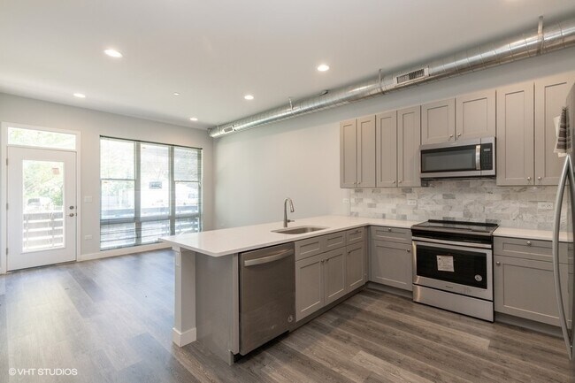 8917 Grant Ave in Brookfield, IL - Building Photo - Building Photo