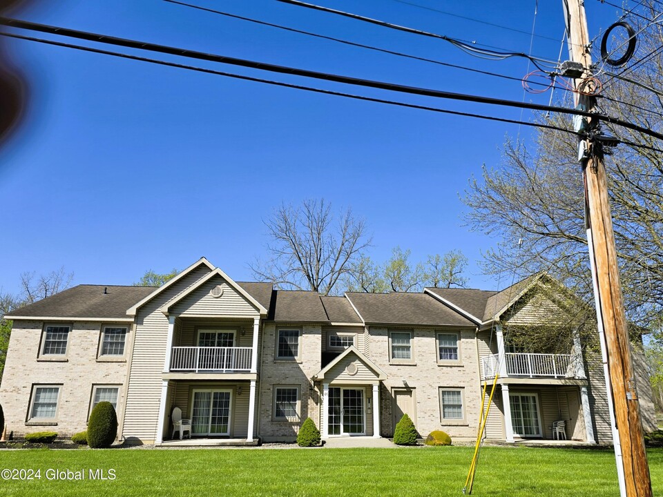 46 Washington Ave in Waterford, NY - Building Photo