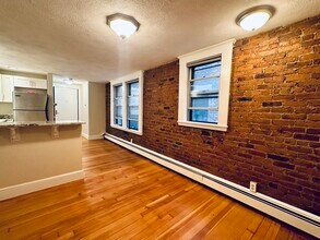 39 South St, Unit 4 in Boston, MA - Building Photo - Building Photo