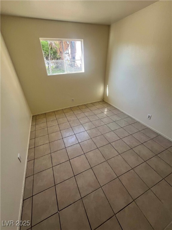 property at 2553 Ellis St