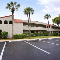 7355 Woodmont Terrace in Tamarac, FL - Building Photo
