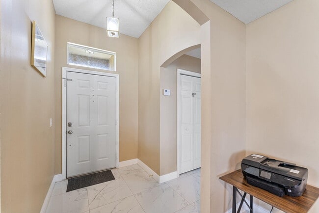 1622 SW Realty St in Port St. Lucie, FL - Building Photo - Building Photo