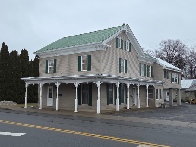 311 N Market St, Unit A in Selinsgrove, PA - Foto de edificio - Building Photo