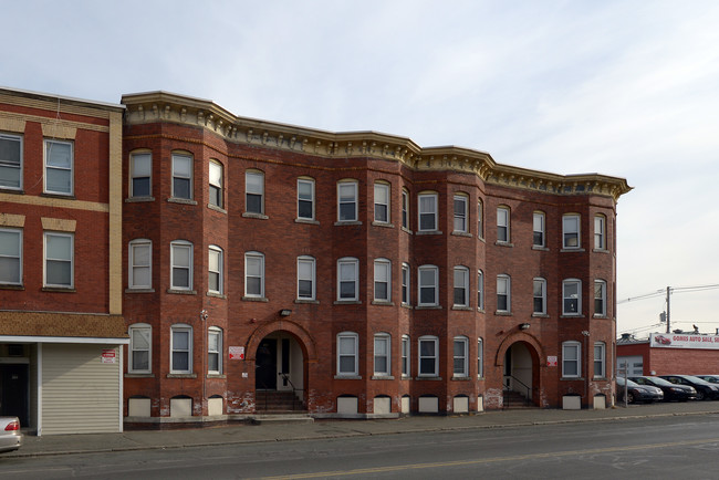 193-197 N Main St in Brockton, MA - Building Photo - Building Photo