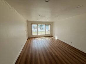 1919 Voorhees Ave in Redondo Beach, CA - Foto de edificio - Building Photo