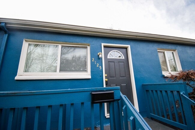 2121 N Kilpatrick St