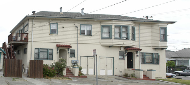 1700 E 15th St in Oakland, CA - Building Photo - Building Photo