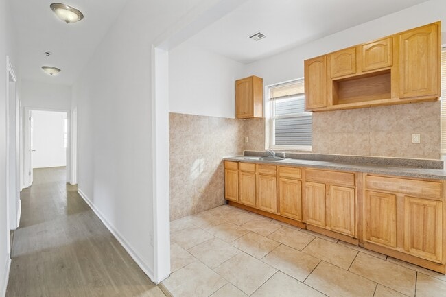165 Sherman Ave, Unit 2