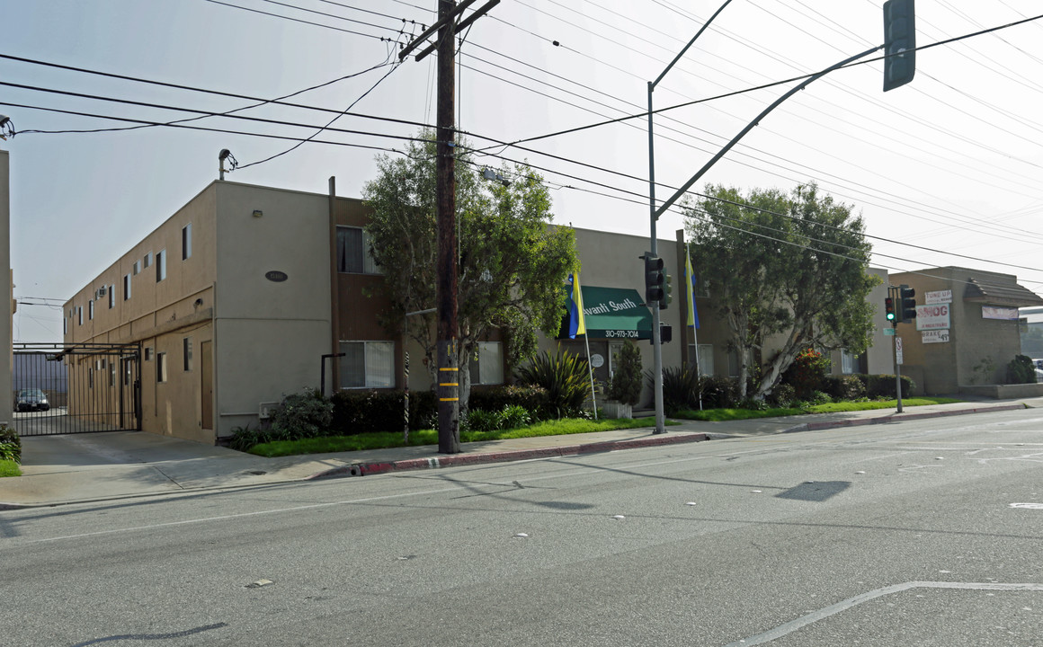 13444-13460 Prairie Ave. in Hawthorne, CA - Foto de edificio