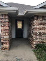 339 Outboard Dr in Gun Barrel City, TX - Building Photo