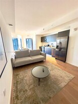 398 NE 5th St, Unit 2114 in Miami, FL - Building Photo