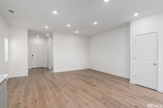 705 Hamilton Pk Ct in Reno, NV - Building Photo - Building Photo