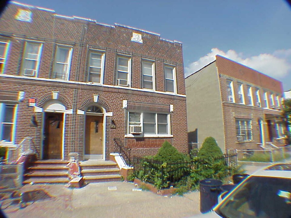 1410 E 2nd St in Brooklyn, NY - Building Photo