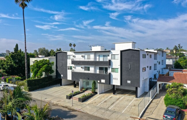 1933 S Bedford St in Los Angeles, CA - Foto de edificio - Building Photo