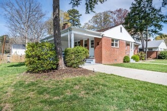 201 Stuttaford Dr in Sandston, VA - Building Photo - Building Photo