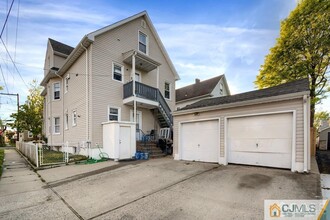 40 Pulaski Ave, Unit 1 in Carteret, NJ - Building Photo - Building Photo
