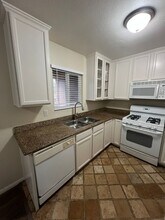 502 Calle Montecito in Oceanside, CA - Building Photo - Building Photo