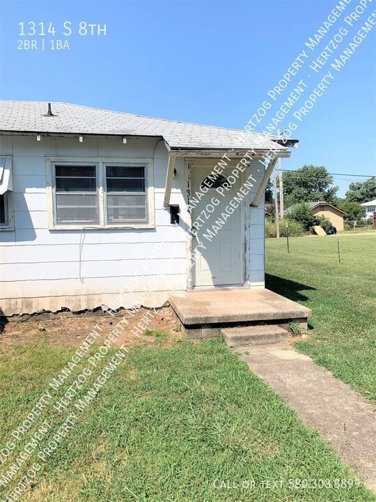 1314 S 8th St in Ponca City, OK - Building Photo