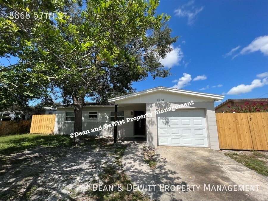 8868 57th St in Pinellas Park, FL - Building Photo