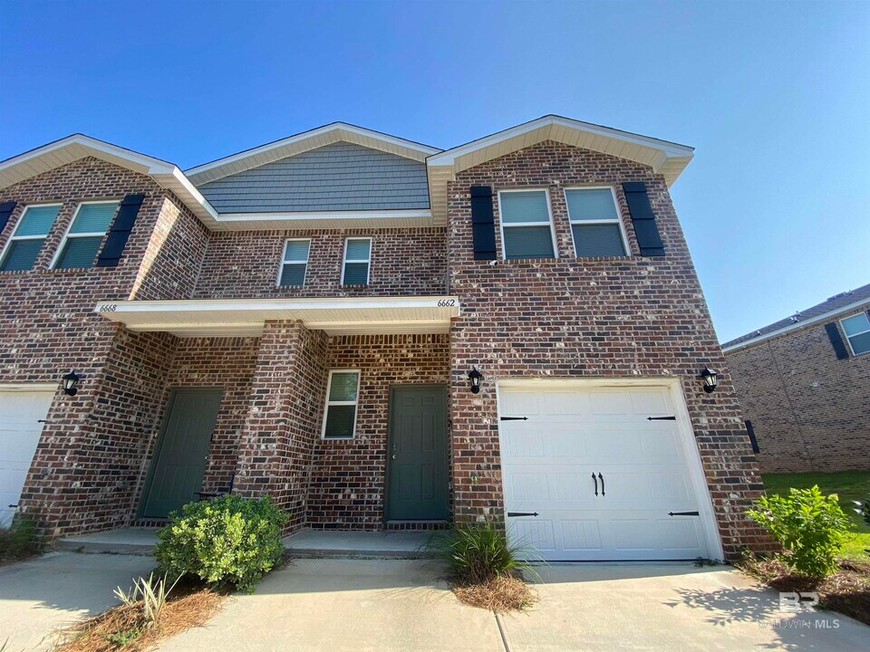 6662 Spaniel Dr in Spanish Fort, AL - Building Photo